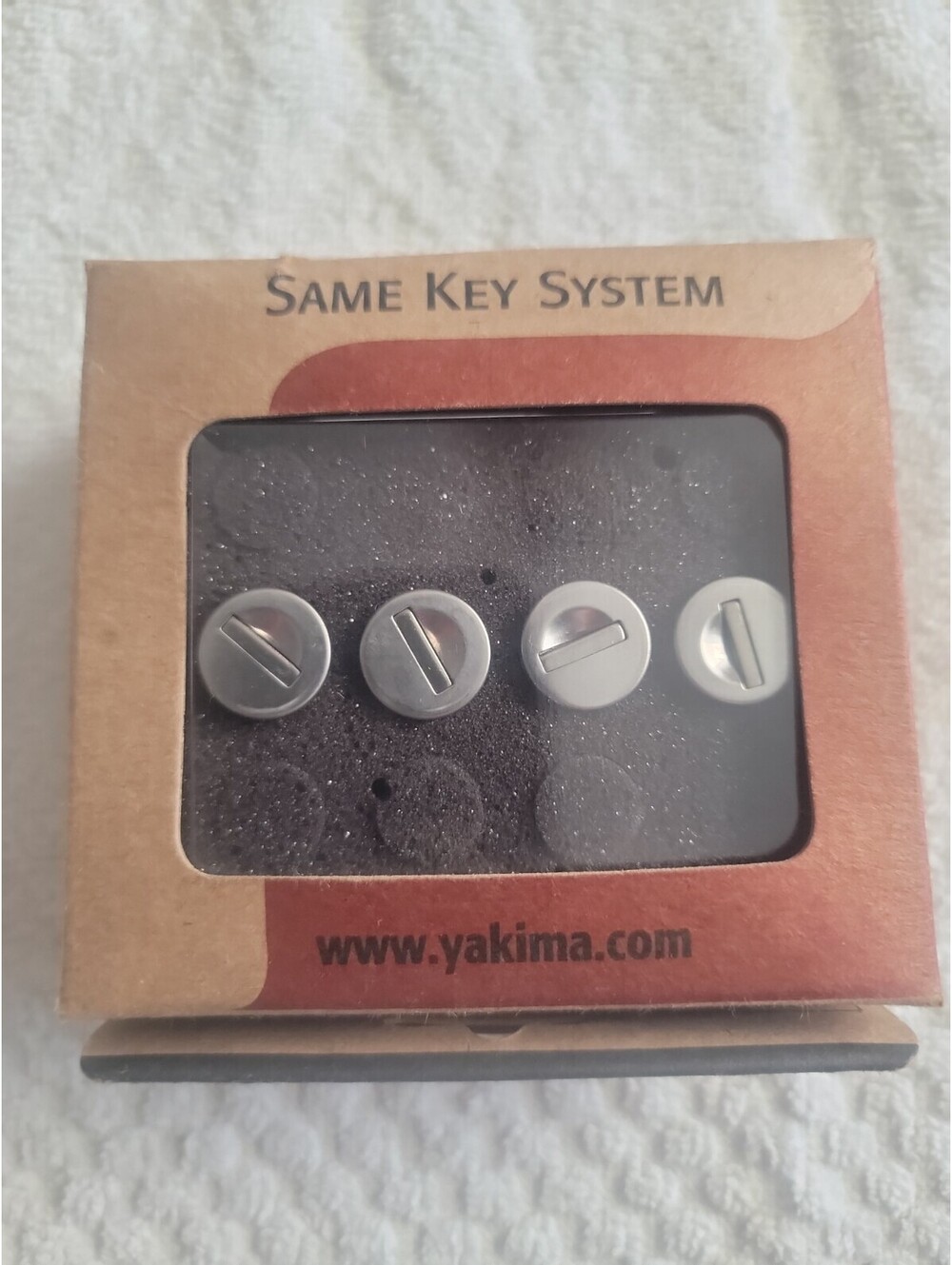 Yakima SKS Lock Cores 4 pack 7208 with Keys.